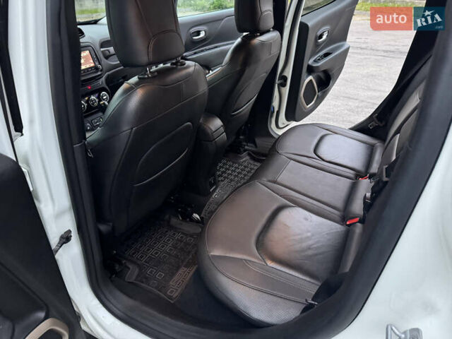 Белый Джип Ренегат, объемом двигателя 2.4 л и пробегом 128 тыс. км за 12999 $, фото 24 на Automoto.ua