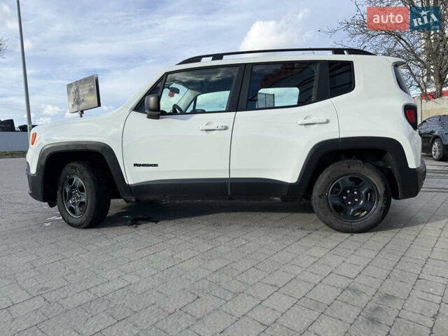 Джип Ренегат 2016 в Ивано-Франковске на Automoto.ua Белый Джип Ренегат, объемом двигателя 2.36 л и пробегом 177 тыс. км за 14500 $, фото 5 на Automoto.ua