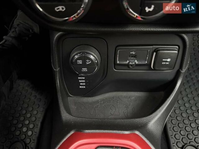 Белый Джип Ренегат, объемом двигателя 2.4 л и пробегом 120 тыс. км за 14900 $, фото 33 на Automoto.ua