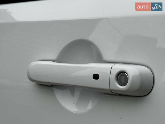 Белый Джип Ренегат, объемом двигателя 2.4 л и пробегом 158 тыс. км за 10999 $, фото 12 на Automoto.ua