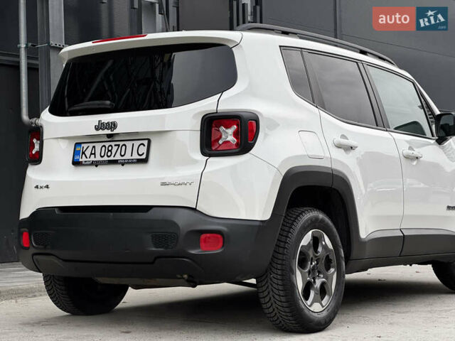 Белый Джип Ренегат, объемом двигателя 2.4 л и пробегом 158 тыс. км за 10999 $, фото 2 на Automoto.ua