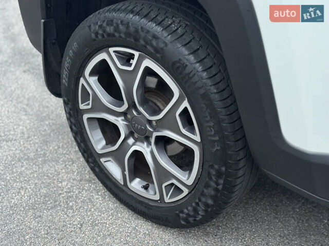 Белый Джип Ренегат, объемом двигателя 2.4 л и пробегом 128 тыс. км за 12999 $, фото 14 на Automoto.ua