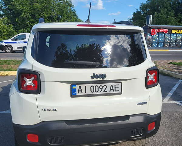Белый Джип Ренегат, объемом двигателя 2.4 л и пробегом 152 тыс. км за 14500 $, фото 4 на Automoto.ua