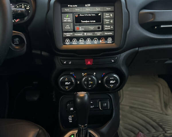 Белый Джип Ренегат, объемом двигателя 2.36 л и пробегом 170 тыс. км за 12700 $, фото 12 на Automoto.ua