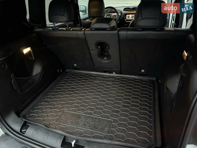 Белый Джип Ренегат, объемом двигателя 2.4 л и пробегом 128 тыс. км за 12999 $, фото 23 на Automoto.ua