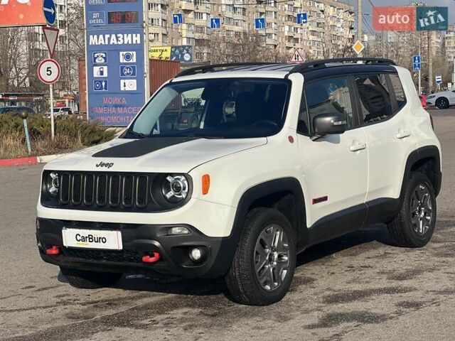 Білий Джип Ренегат, об'ємом двигуна 2.36 л та пробігом 61 тис. км за 14800 $, фото 5 на Automoto.ua