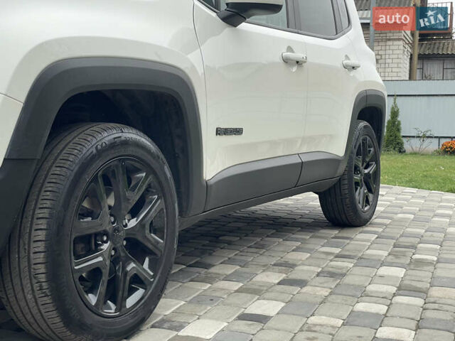 Білий Джип Ренегат, об'ємом двигуна 2.4 л та пробігом 233 тис. км за 11700 $, фото 19 на Automoto.ua
