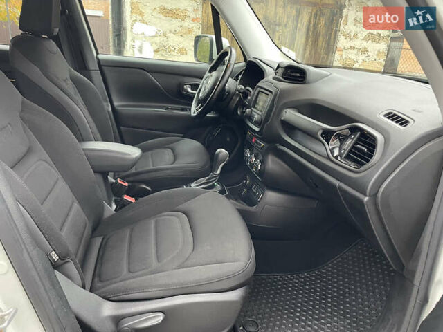 Білий Джип Ренегат, об'ємом двигуна 2.4 л та пробігом 233 тис. км за 11700 $, фото 34 на Automoto.ua