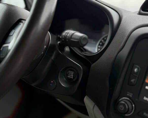 Белый Джип Ренегат, объемом двигателя 2.36 л и пробегом 156 тыс. км за 13800 $, фото 33 на Automoto.ua