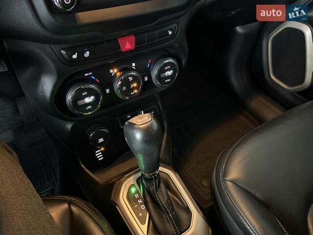 Белый Джип Ренегат, объемом двигателя 2.36 л и пробегом 76 тыс. км за 13800 $, фото 21 на Automoto.ua