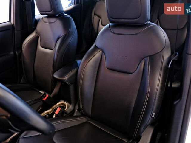 Білий Джип Ренегат, об'ємом двигуна 2.4 л та пробігом 131 тис. км за 13900 $, фото 44 на Automoto.ua