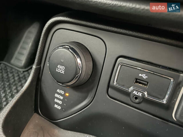 Білий Джип Ренегат, об'ємом двигуна 2.4 л та пробігом 233 тис. км за 11700 $, фото 38 на Automoto.ua