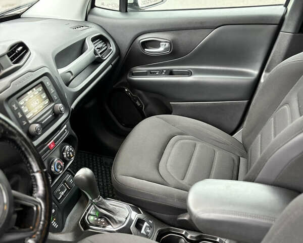 Білий Джип Ренегат, об'ємом двигуна 2.4 л та пробігом 230 тис. км за 12300 $, фото 27 на Automoto.ua