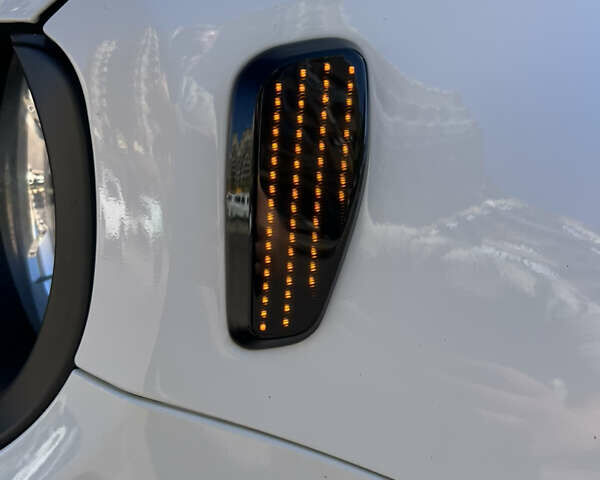 Білий Джип Ренегат, об'ємом двигуна 2.36 л та пробігом 144 тис. км за 12500 $, фото 14 на Automoto.ua