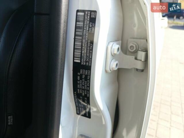 Білий Джип Ренегат, об'ємом двигуна 2.36 л та пробігом 138 тис. км за 16000 $, фото 11 на Automoto.ua