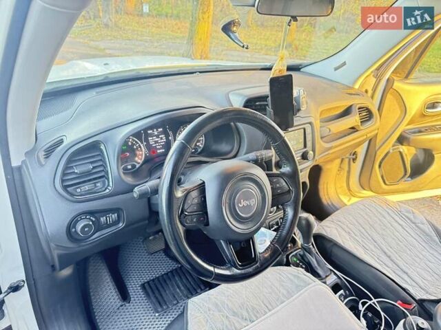 Белый Джип Ренегат, объемом двигателя 2.4 л и пробегом 86 тыс. км за 12792 $, фото 8 на Automoto.ua