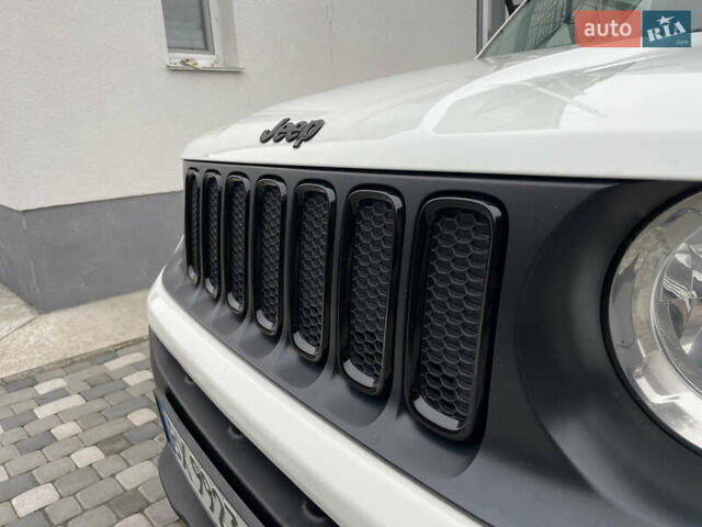 Білий Джип Ренегат, об'ємом двигуна 2.4 л та пробігом 233 тис. км за 11700 $, фото 16 на Automoto.ua