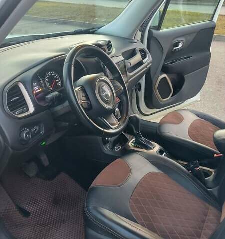 Белый Джип Ренегат, объемом двигателя 2.36 л и пробегом 147 тыс. км за 14000 $, фото 10 на Automoto.ua