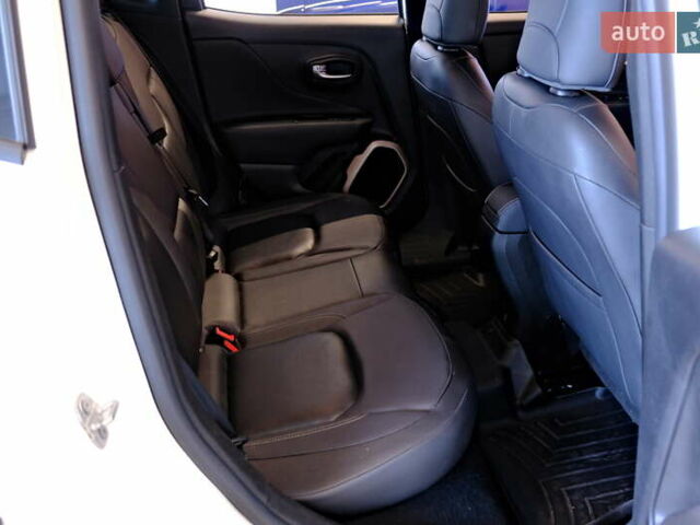 Білий Джип Ренегат, об'ємом двигуна 2.4 л та пробігом 131 тис. км за 13900 $, фото 50 на Automoto.ua