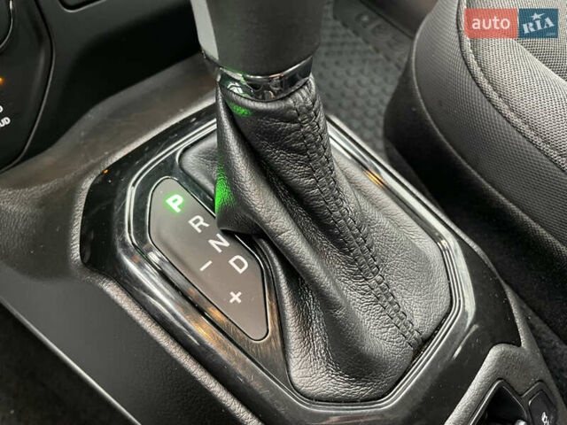 Білий Джип Ренегат, об'ємом двигуна 2.4 л та пробігом 233 тис. км за 11700 $, фото 47 на Automoto.ua