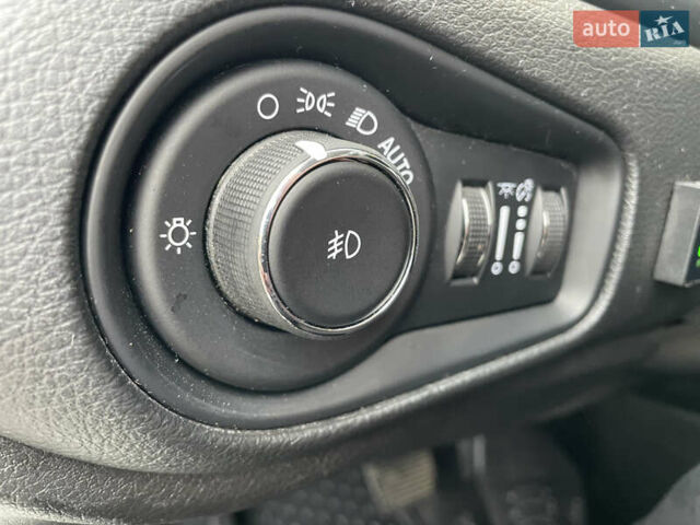 Білий Джип Ренегат, об'ємом двигуна 2.4 л та пробігом 233 тис. км за 11700 $, фото 43 на Automoto.ua