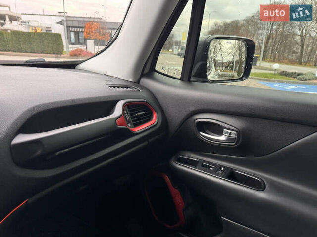 Белый Джип Ренегат, объемом двигателя 2.36 л и пробегом 107 тыс. км за 16500 $, фото 8 на Automoto.ua