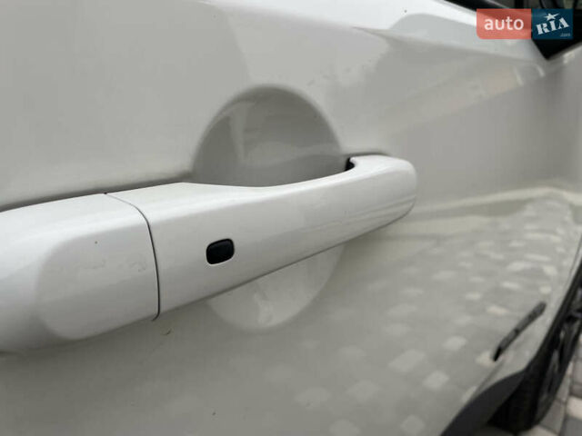 Білий Джип Ренегат, об'ємом двигуна 2.4 л та пробігом 233 тис. км за 11700 $, фото 25 на Automoto.ua