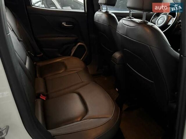 Белый Джип Ренегат, объемом двигателя 2.36 л и пробегом 76 тыс. км за 13800 $, фото 26 на Automoto.ua