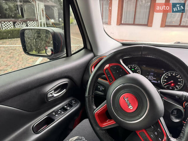 Белый Джип Ренегат, объемом двигателя 2.36 л и пробегом 107 тыс. км за 16500 $, фото 9 на Automoto.ua