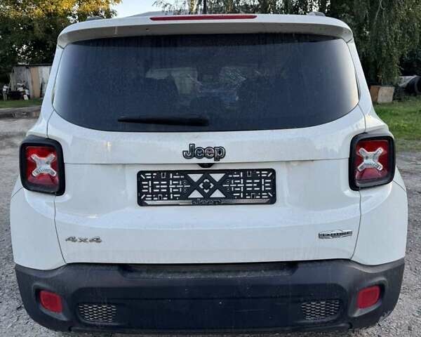 Белый Джип Ренегат, объемом двигателя 2.36 л и пробегом 155 тыс. км за 11500 $, фото 7 на Automoto.ua