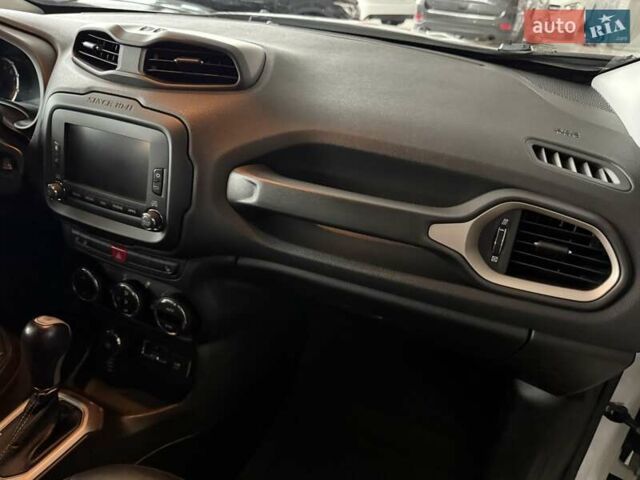 Белый Джип Ренегат, объемом двигателя 2.36 л и пробегом 76 тыс. км за 13800 $, фото 13 на Automoto.ua