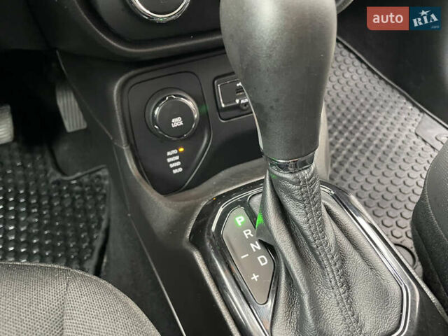 Білий Джип Ренегат, об'ємом двигуна 2.4 л та пробігом 233 тис. км за 11700 $, фото 40 на Automoto.ua