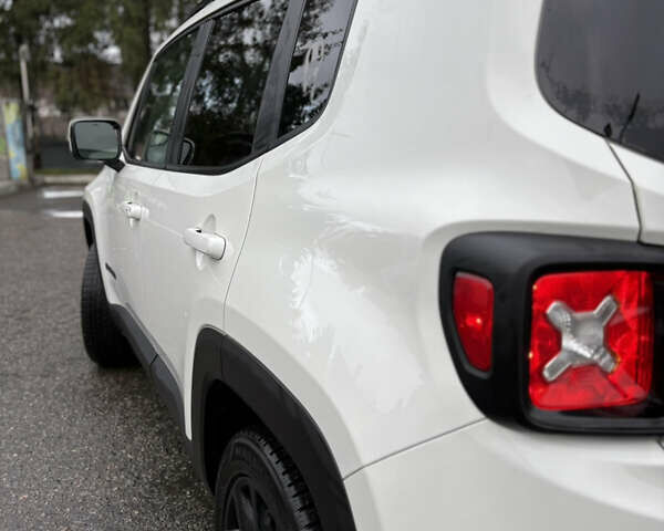 Білий Джип Ренегат, об'ємом двигуна 2.4 л та пробігом 230 тис. км за 12300 $, фото 17 на Automoto.ua