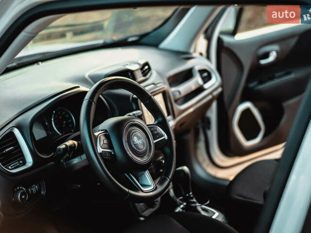 Белый Джип Ренегат, объемом двигателя 2.36 л и пробегом 141 тыс. км за 14200 $, фото 16 на Automoto.ua