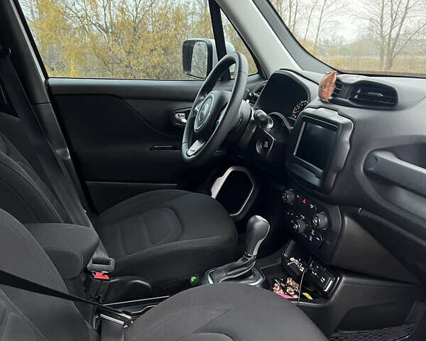 Джип Ренегат 2018 у Києві на Automoto.ua Білий Джип Ренегат, об'ємом двигуна 2.36 л та пробігом 125 тис. км за 13500 $, фото 15 на Automoto.ua