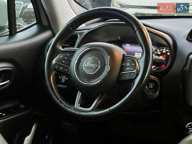 Білий Джип Ренегат, об'ємом двигуна 2.36 л та пробігом 41 тис. км за 16300 $, фото 17 на Automoto.ua