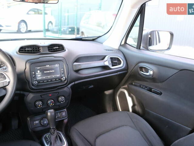 Джип Ренегат 2018 в Киеве на Automoto.ua Белый Джип Ренегат, объемом двигателя 2.36 л и пробегом 132 тыс. км за 13300 $, фото 14 на Automoto.ua