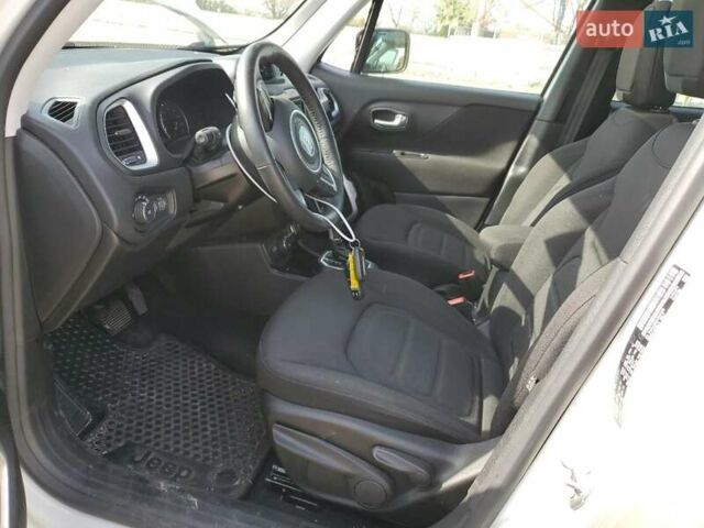 Білий Джип Ренегат, об'ємом двигуна 2.36 л та пробігом 75 тис. км за 3000 $, фото 6 на Automoto.ua
