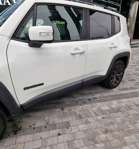 Білий Джип Ренегат, об'ємом двигуна 2.4 л та пробігом 79 тис. км за 14800 $, фото 1 на Automoto.ua