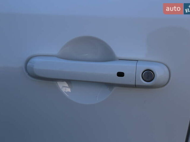 Джип Ренегат 2018 в Киеве на Automoto.ua Белый Джип Ренегат, объемом двигателя 2.36 л и пробегом 132 тыс. км за 13300 $, фото 25 на Automoto.ua