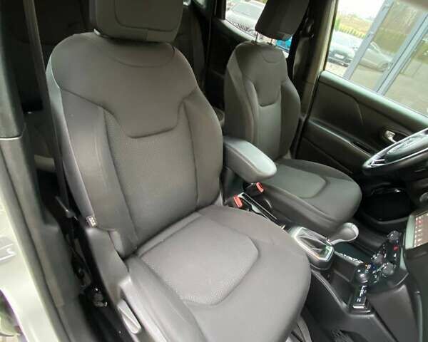 Белый Джип Ренегат, объемом двигателя 2.36 л и пробегом 122 тыс. км за 16200 $, фото 33 на Automoto.ua