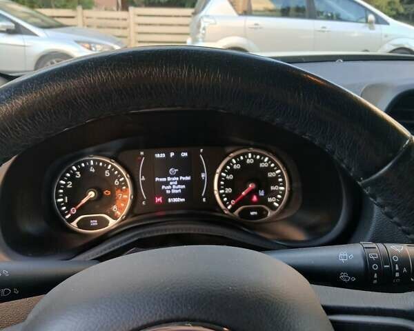 Білий Джип Ренегат, об'ємом двигуна 2.36 л та пробігом 51 тис. км за 15000 $, фото 3 на Automoto.ua
