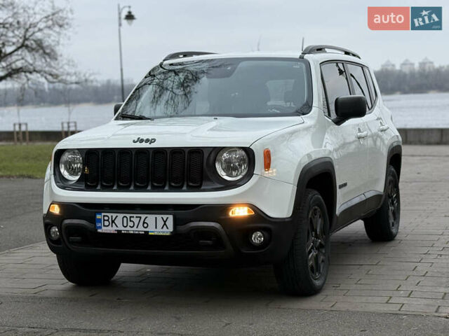 Білий Джип Ренегат, об'ємом двигуна 2.4 л та пробігом 150 тис. км за 11999 $, фото 4 на Automoto.ua