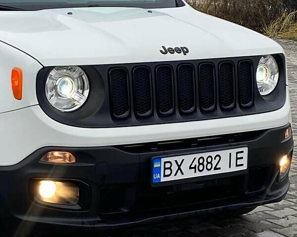 Білий Джип Ренегат, об'ємом двигуна 2.36 л та пробігом 123 тис. км за 15999 $, фото 13 на Automoto.ua