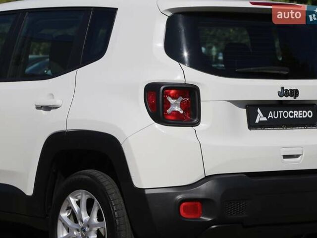 Джип Ренегат 2018 в Киеве на Automoto.ua Белый Джип Ренегат, объемом двигателя 2.36 л и пробегом 132 тыс. км за 13300 $, фото 7 на Automoto.ua