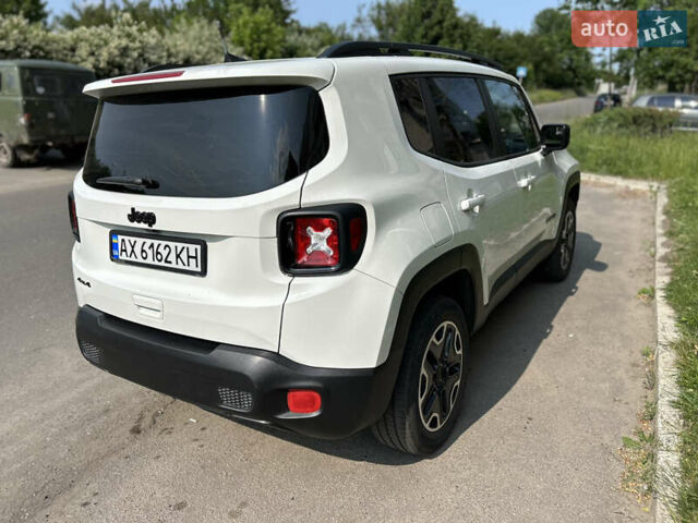 Білий Джип Ренегат, об'ємом двигуна 2.36 л та пробігом 50 тис. км за 16200 $, фото 3 на Automoto.ua