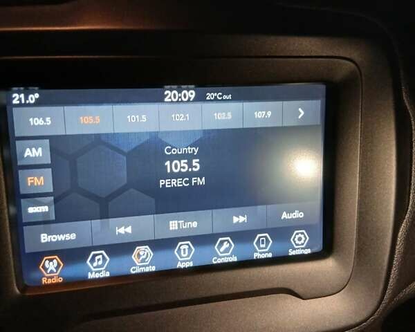 Білий Джип Ренегат, об'ємом двигуна 2.36 л та пробігом 51 тис. км за 15000 $, фото 14 на Automoto.ua