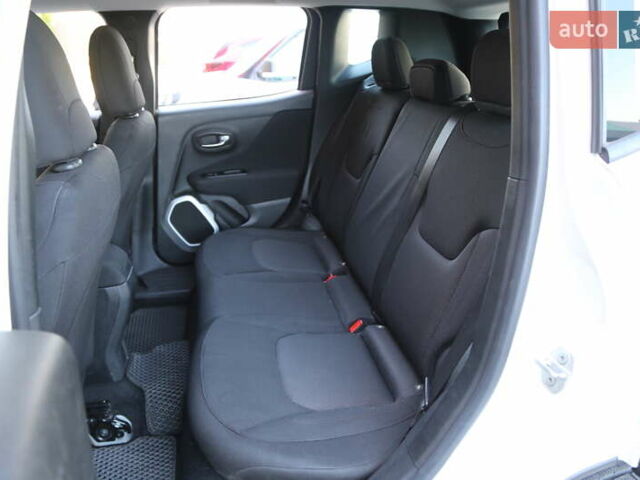 Джип Ренегат 2018 в Киеве на Automoto.ua Белый Джип Ренегат, объемом двигателя 2.36 л и пробегом 132 тыс. км за 13300 $, фото 9 на Automoto.ua