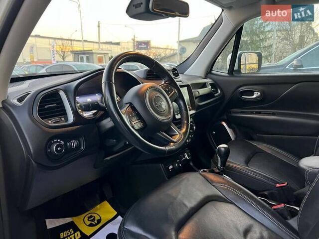 Білий Джип Ренегат, об'ємом двигуна 2.36 л та пробігом 41 тис. км за 16300 $, фото 8 на Automoto.ua