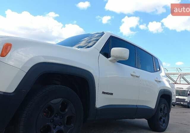 Білий Джип Ренегат, об'ємом двигуна 2.36 л та пробігом 132 тис. км за 14200 $, фото 5 на Automoto.ua